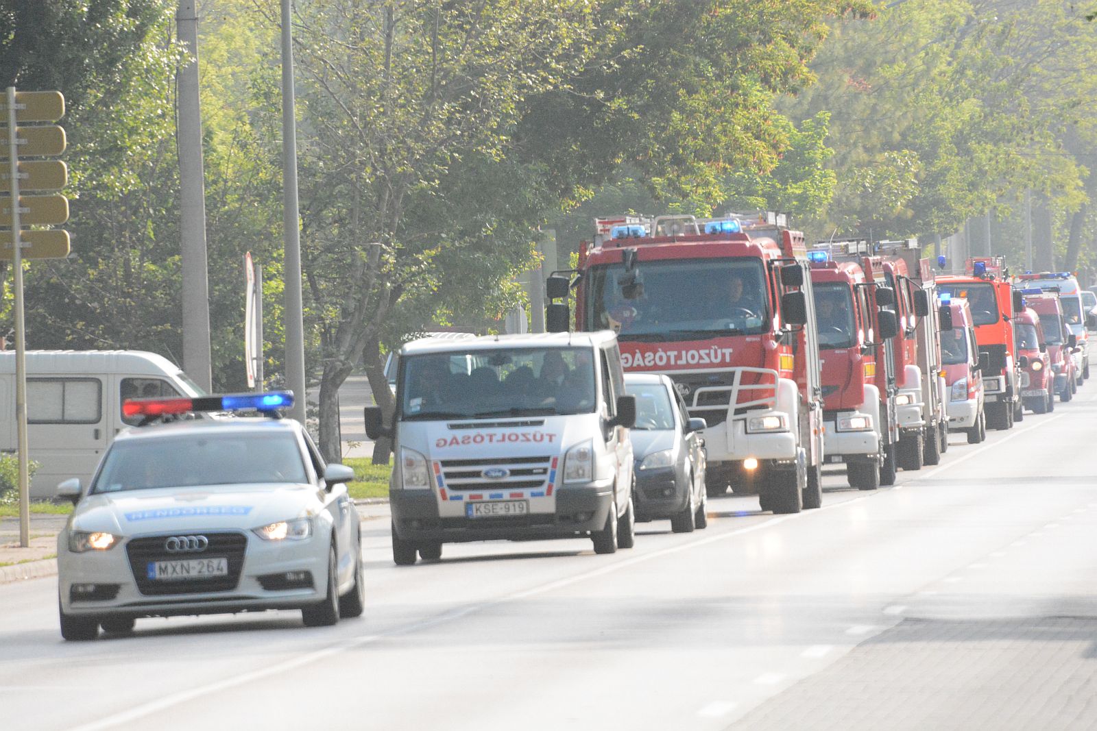 Tűzoltók Szent Flórián-napi felvonulása Fehérváron